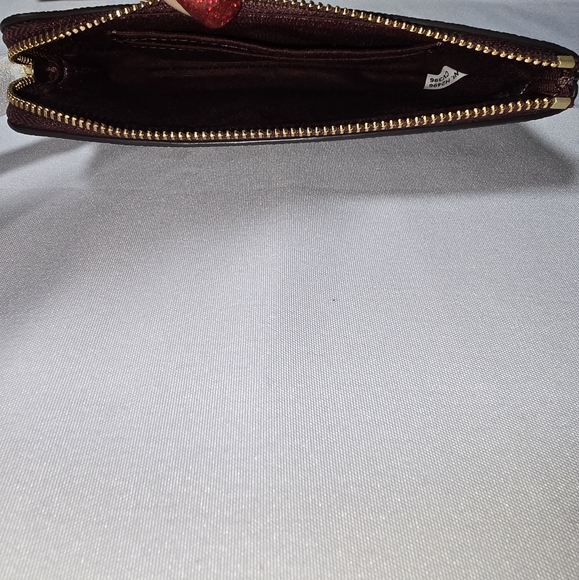 Coach Merlot Corner Zip Wristlet NWT  Comes with COACH Box - Picture 4 of 8